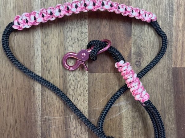Grooming loop black with pink-0